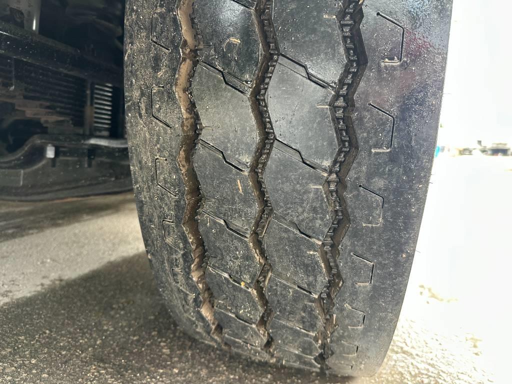 Mack MRU 613 Sopbilar