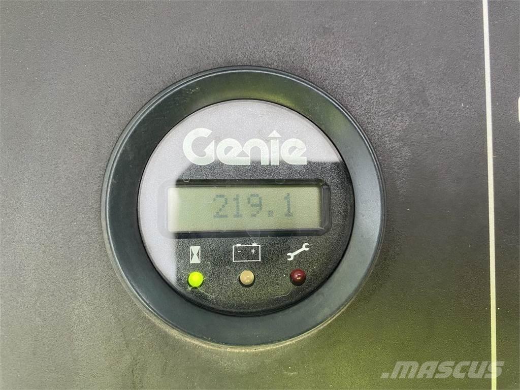 Genie Z60/37 DC Bomliftar