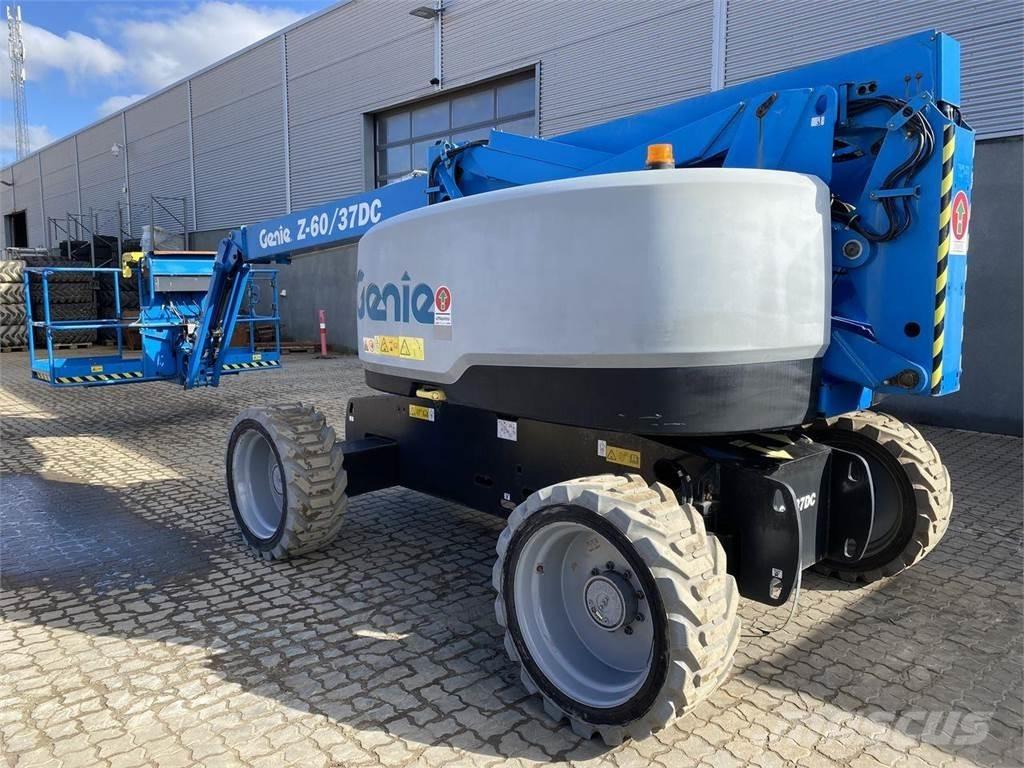 Genie Z60/37 DC Bomliftar