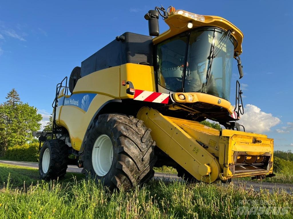 New Holland CX 860 Skördetröskor