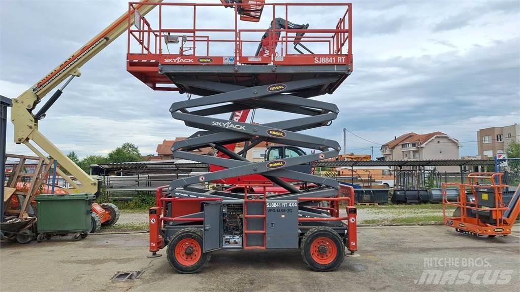 SkyJack 8841RT Saxliftar