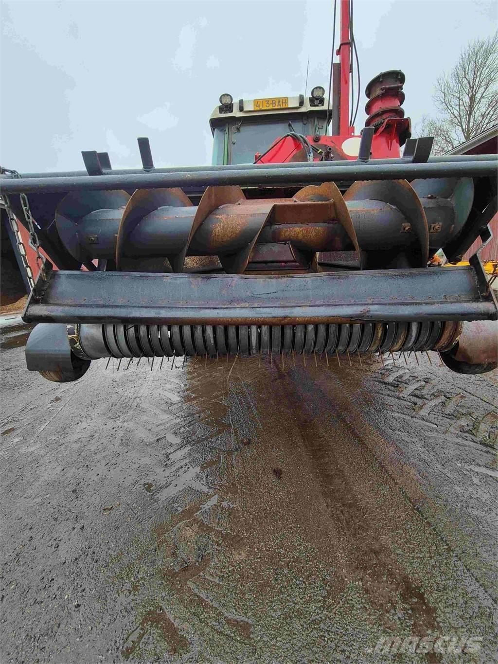 Lely STORM 130R Fälthackar