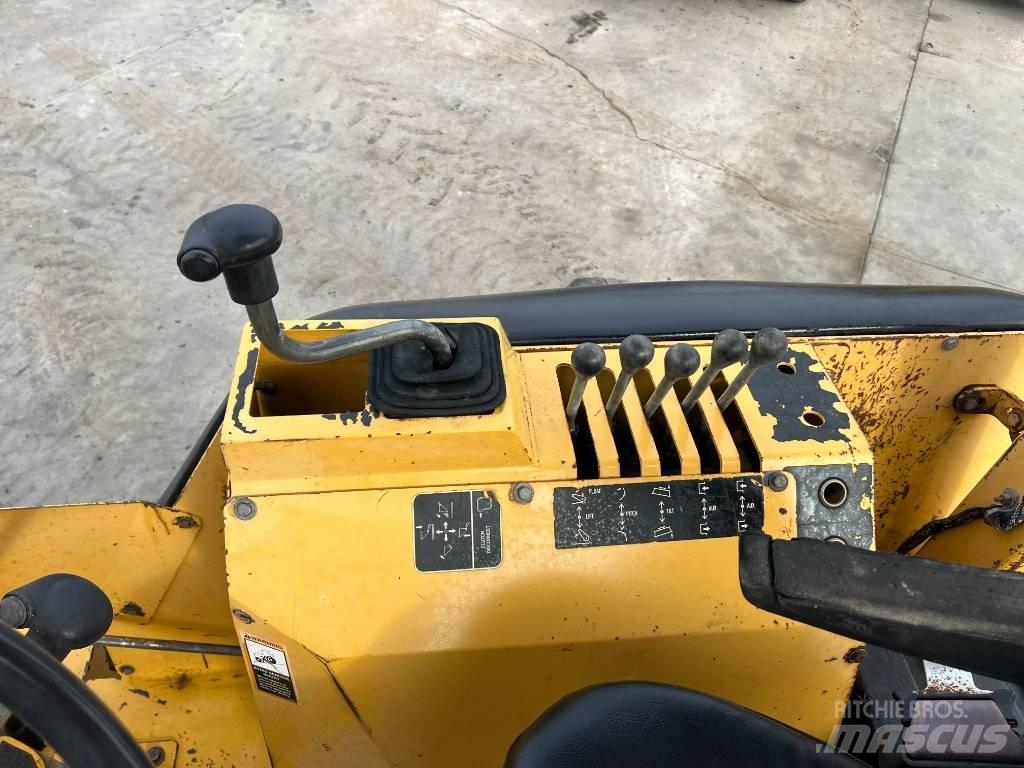 John Deere 210 LE Frontlastare och grävare