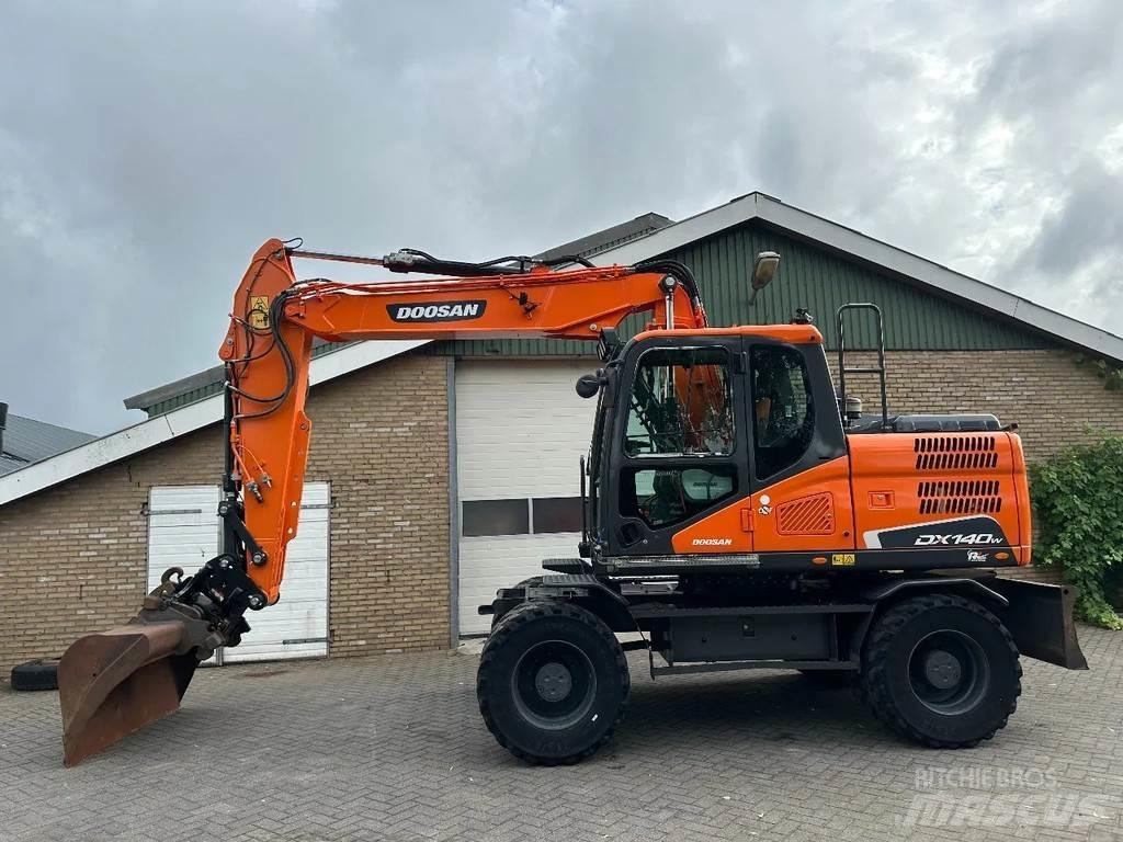 Doosan DX140W-5 Hjulgrävare