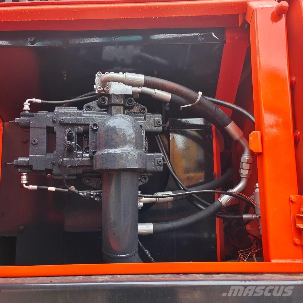 Doosan DX 340 LC Bandgrävare