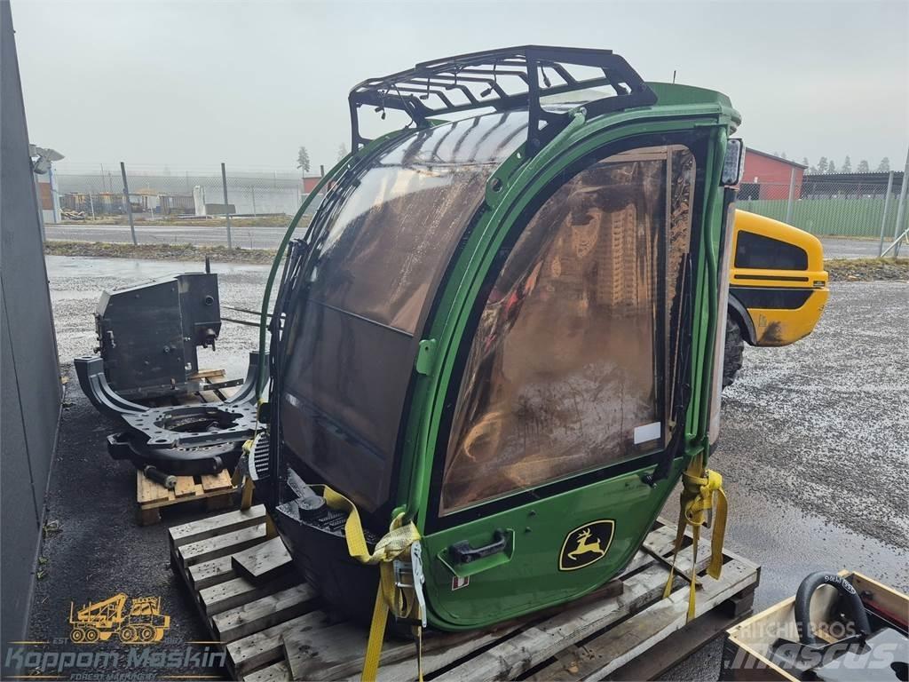 John Deere 1270G Hytter och interiör