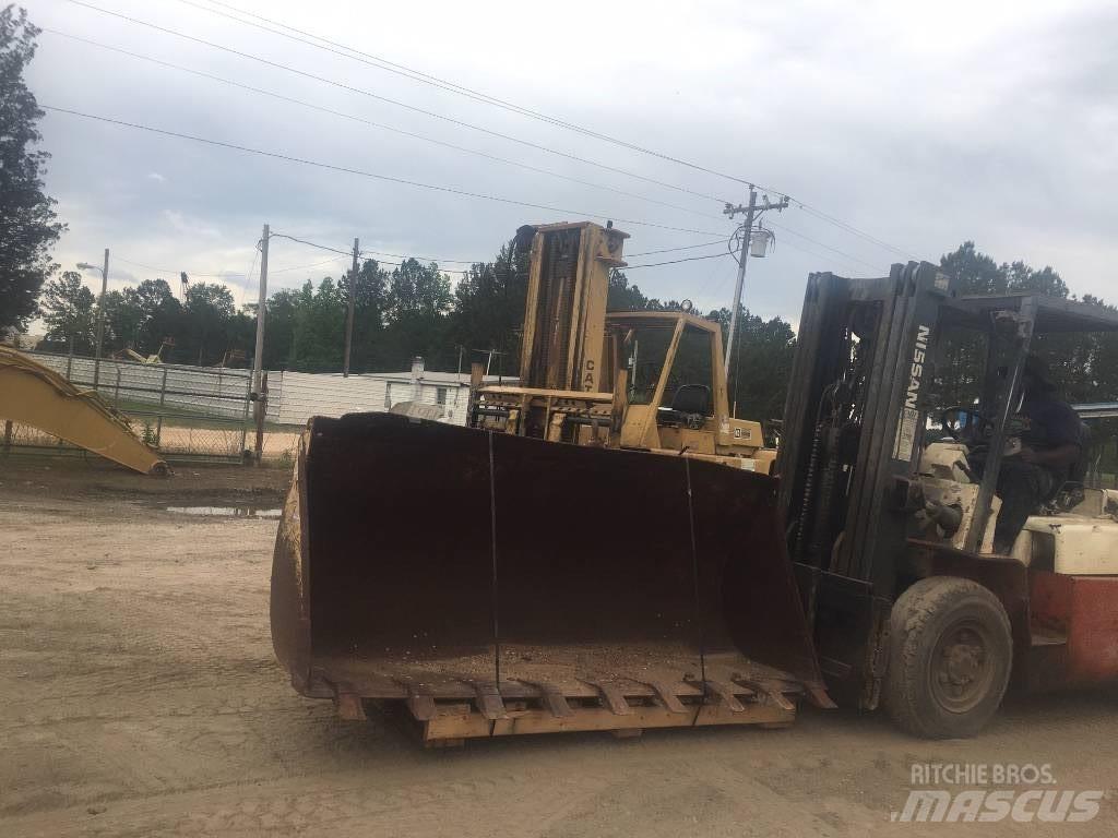 CAT loader Skopor