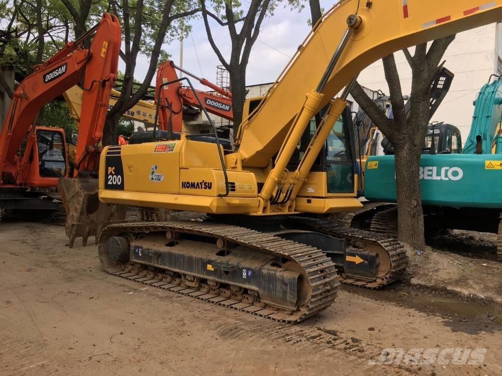 Komatsu PC 200-8 Bandgrävare