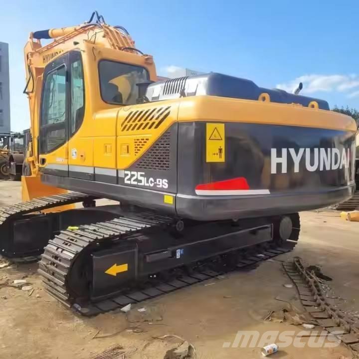 Hyundai 225LC-9S Bandgrävare