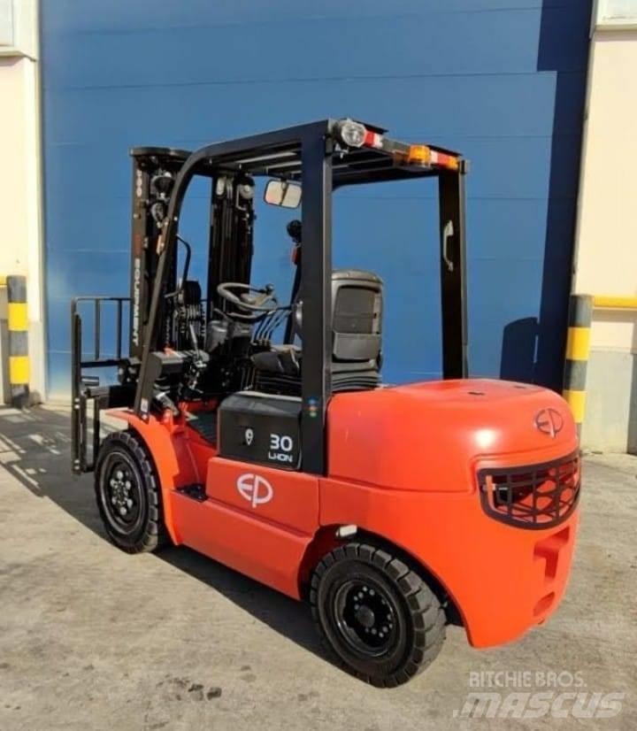 EP EQUIPMENT EFL302 Elmotviktstruckar