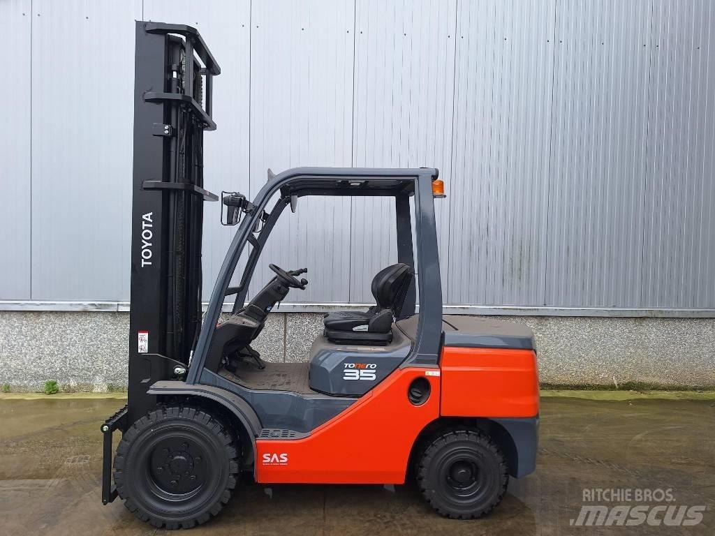 Toyota 52-2 FD JF 35 Dieselmotviktstruckar