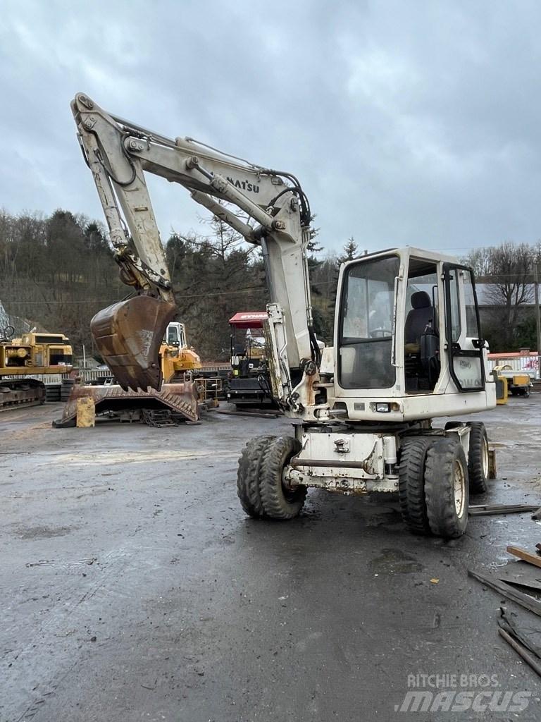 Komatsu PW 95 Hjulgrävare