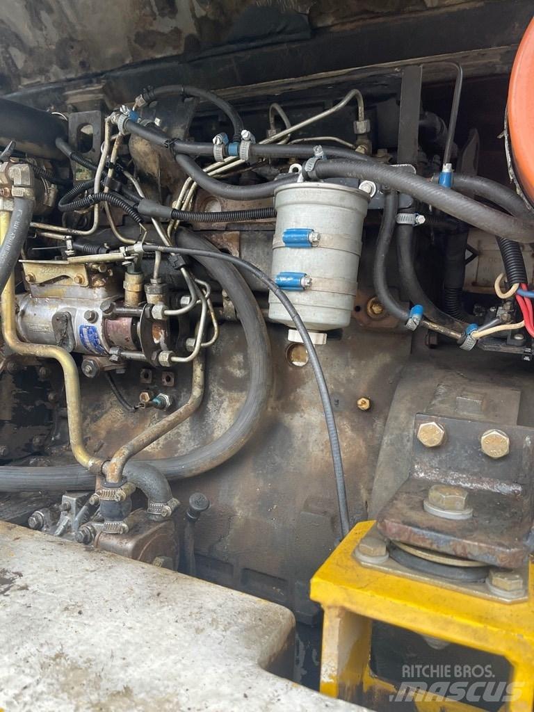 Komatsu PW 95 Hjulgrävare