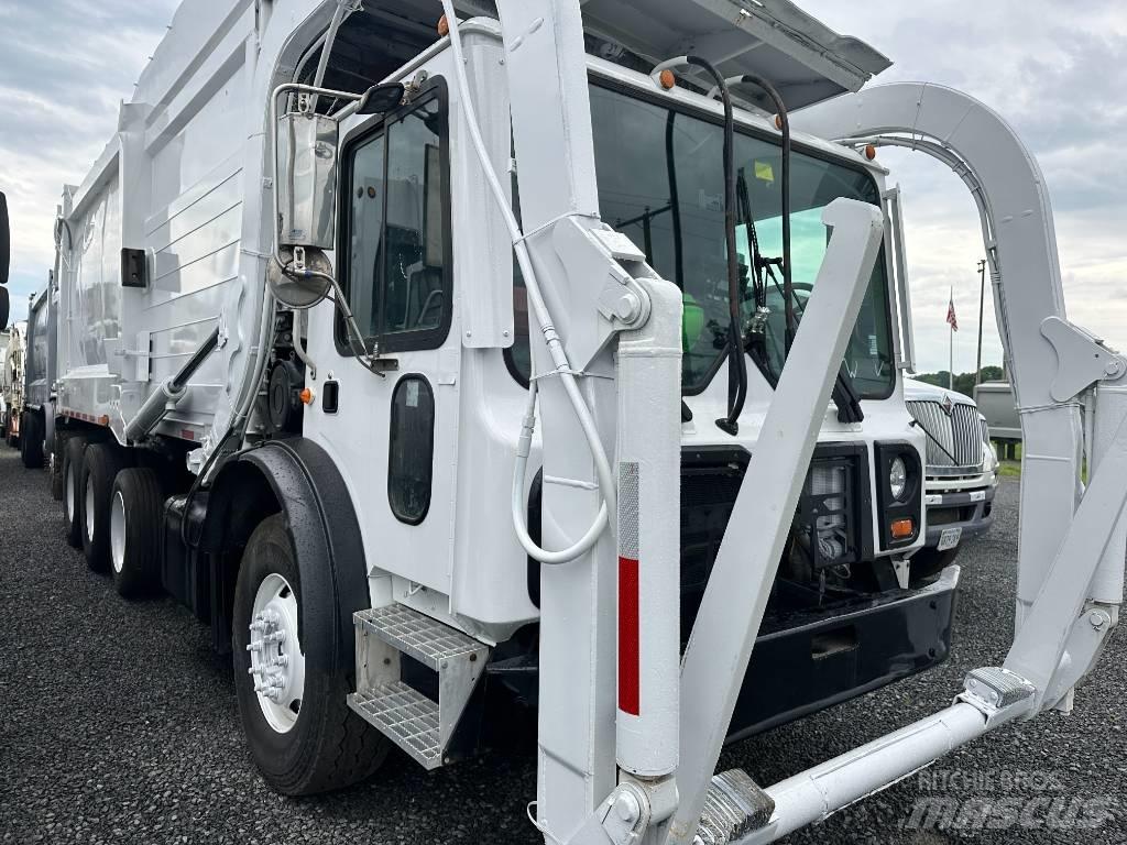 Mack MRU613 Sopbilar
