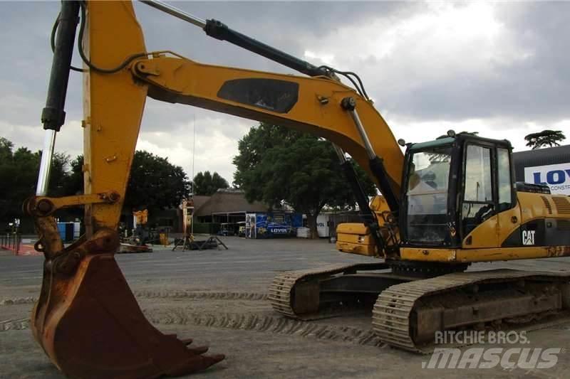 CAT 324D Minigrävare < 7t