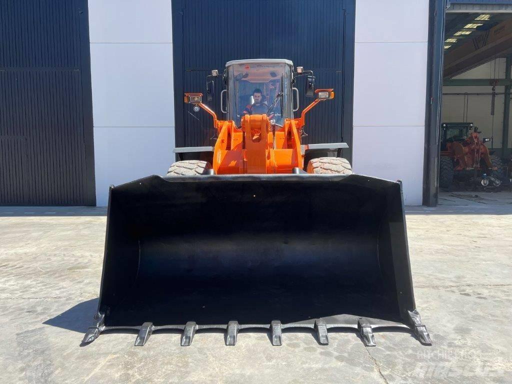 Hitachi LX 210 E Hjullastare