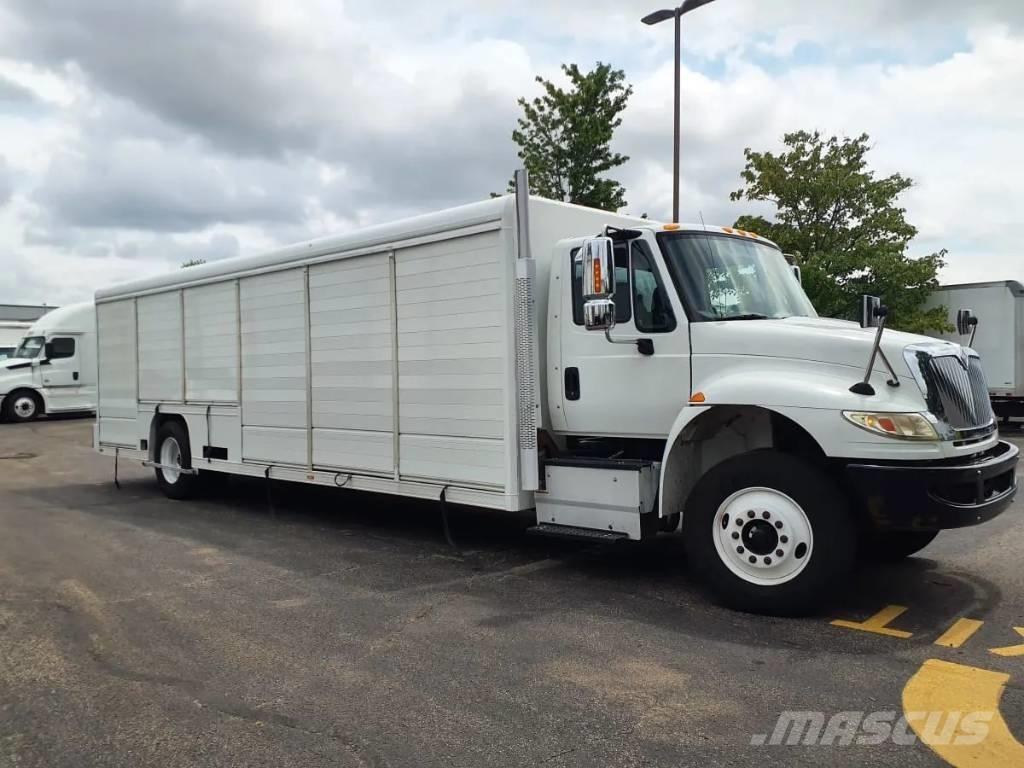 International 4300 Lastbilar för dryckesleveranser
