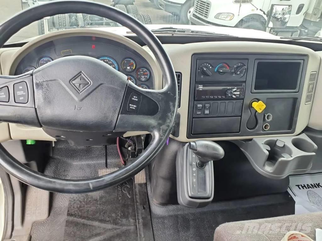 International 4300 Lastbilar för dryckesleveranser