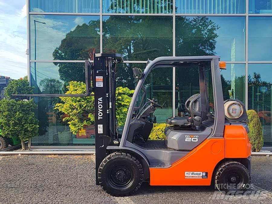 Toyota 02-8FGF20 Gasolmotviktstruckar