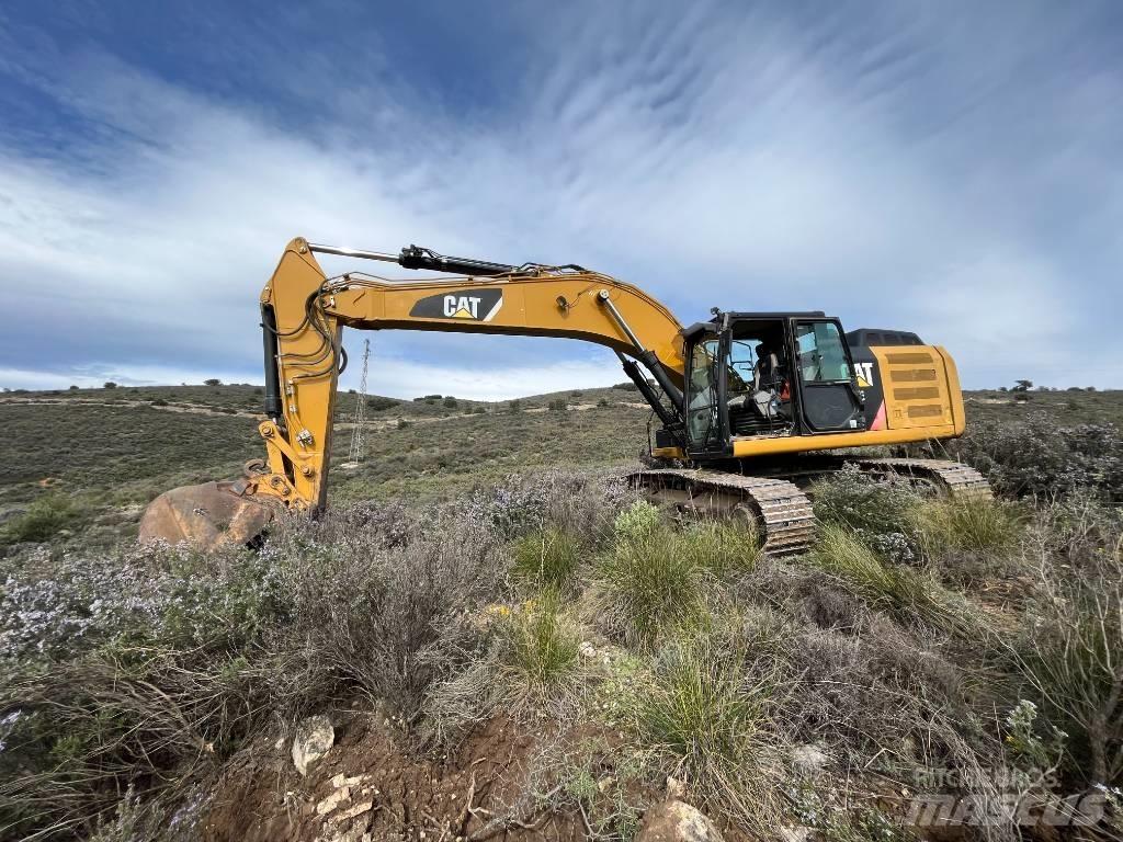 CAT 329 E Bandgrävare