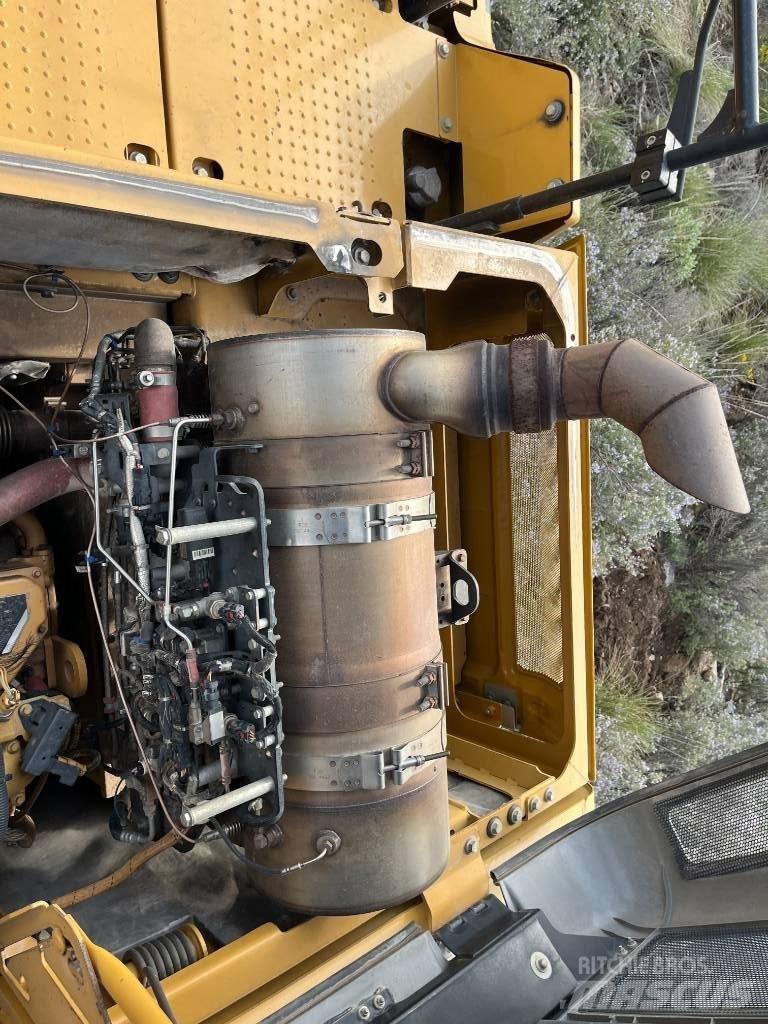 CAT 329 E Bandgrävare