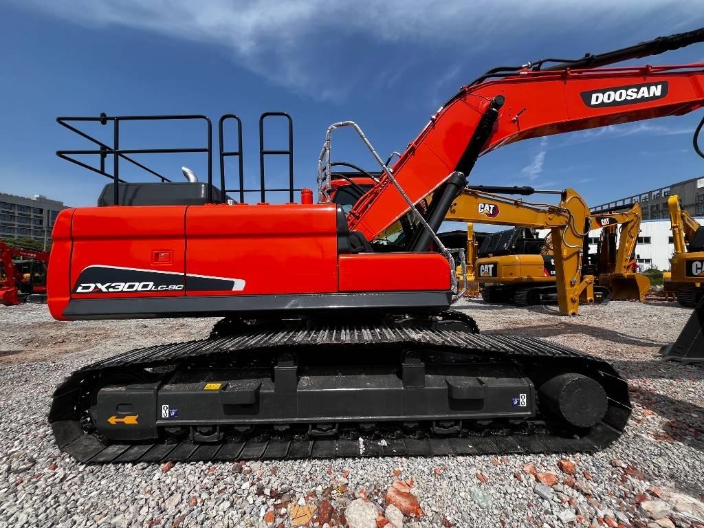 Doosan DX 300 LC-9C Bandgrävare