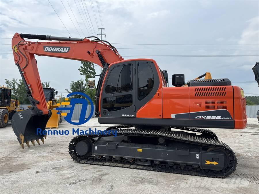 Doosan DX 225 LC-9C Bandgrävare