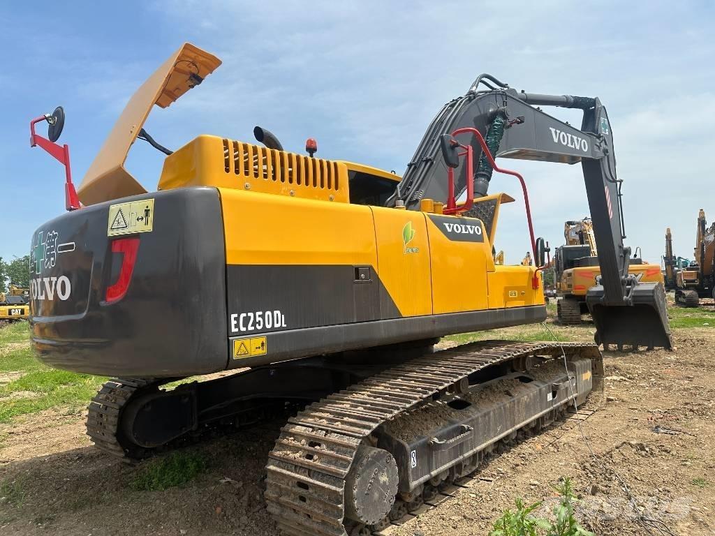 Volvo EC 250 D Bandgrävare