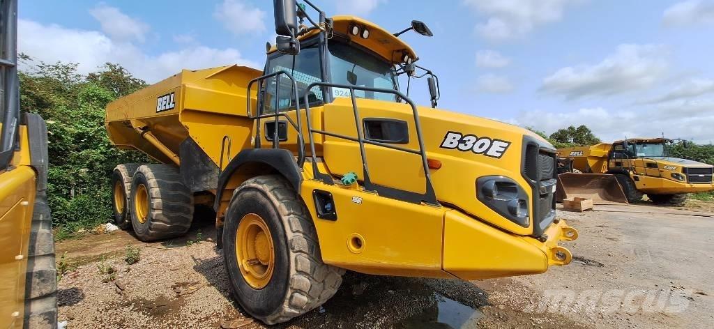 Bell B 30 E Midjestyrd dumper