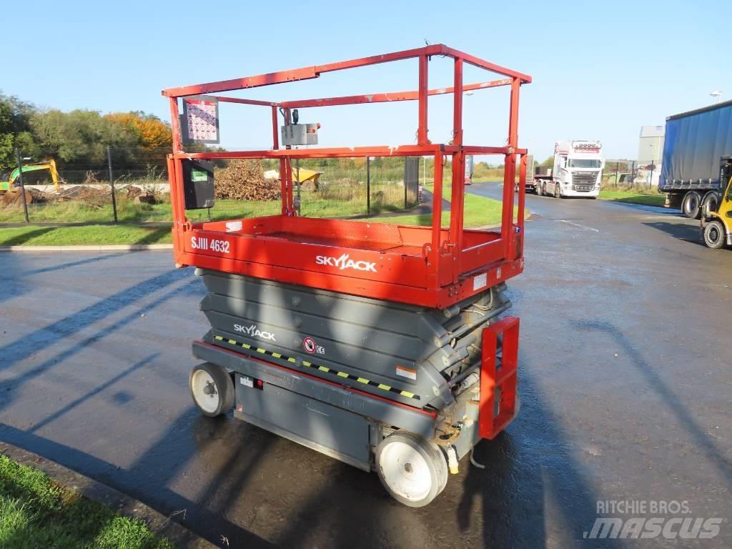 SkyJack SJ III 4632 Saxliftar