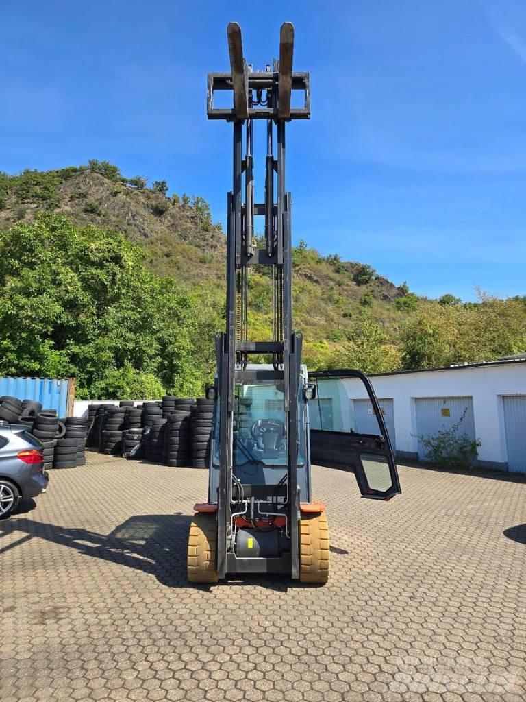 Toyota Traigo 80 Elmotviktstruckar