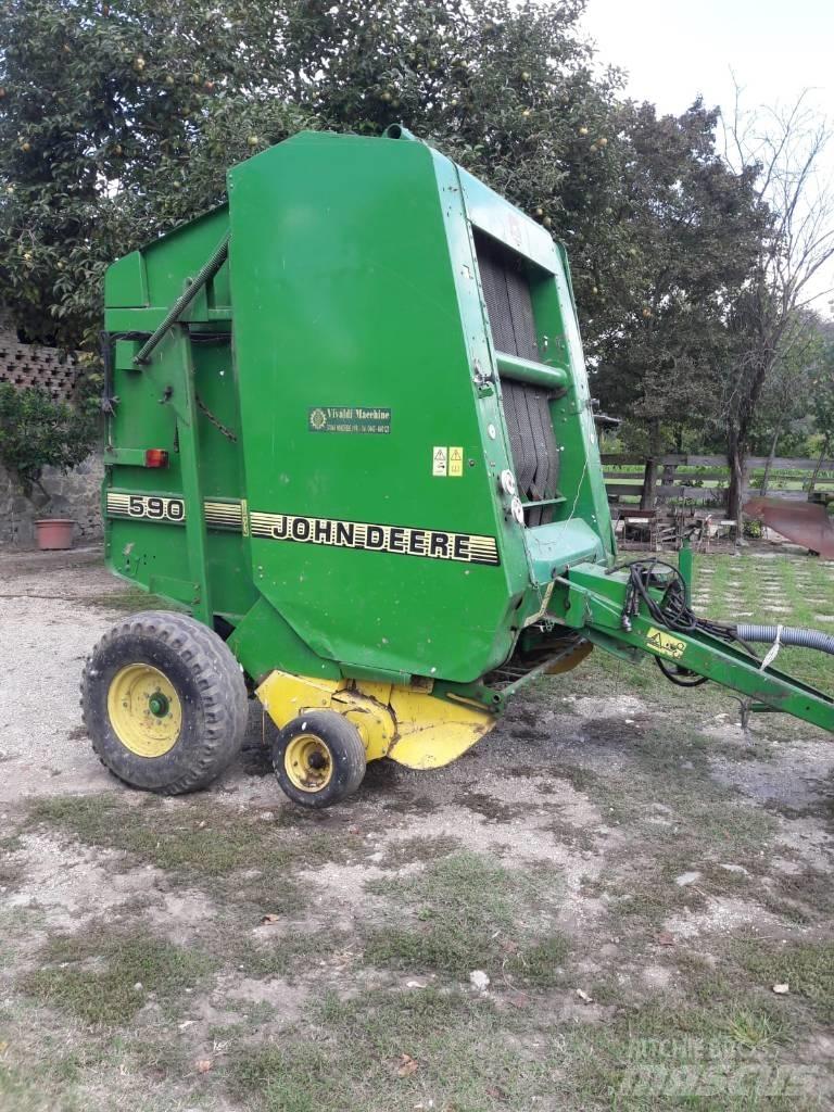 John Deere 590 Rundbalspressar