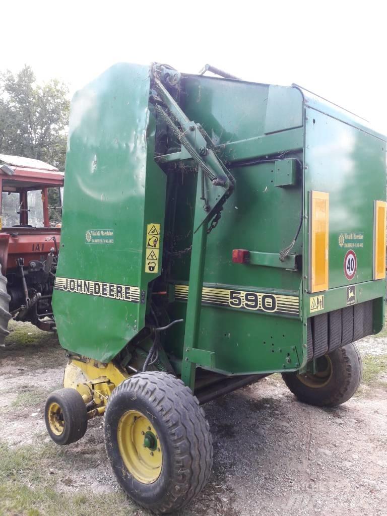John Deere 590 Rundbalspressar