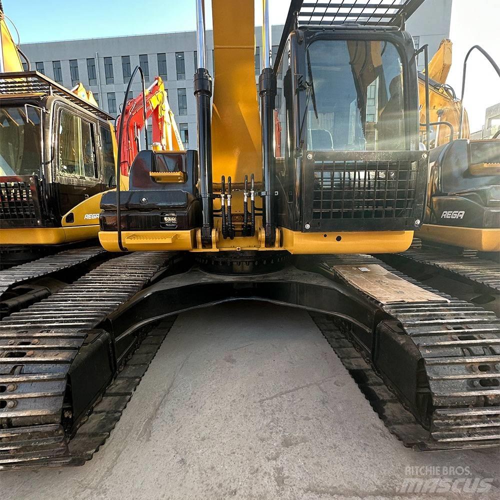 CAT 323 D Bandgrävare