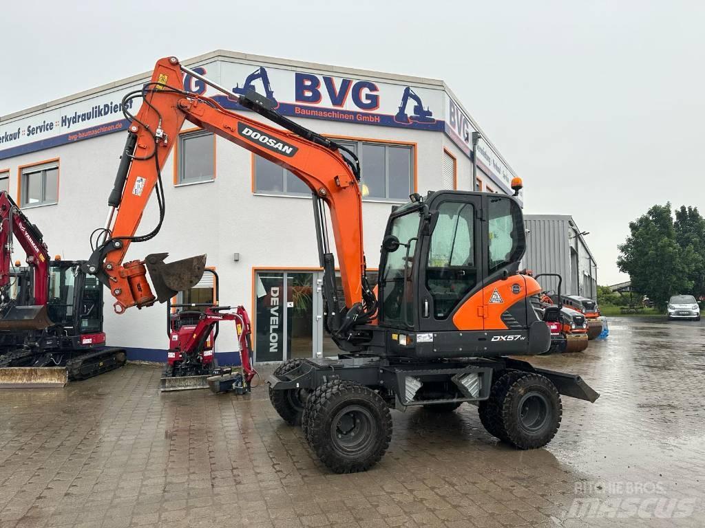 Doosan DX 57 W-5 Hjulgrävare