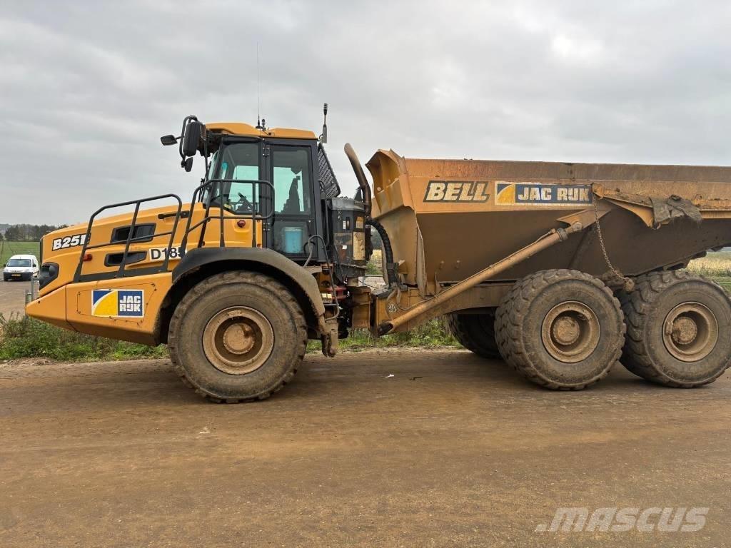 Bell B 25 E Midjestyrd dumper