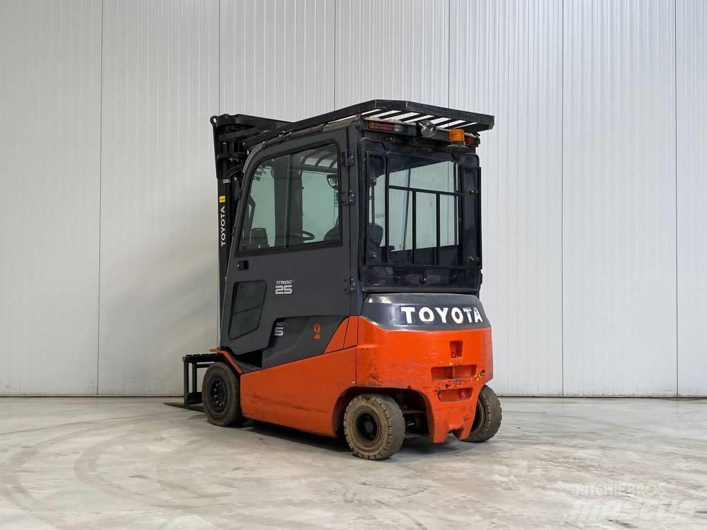 Toyota 8FBMT25 Elmotviktstruckar
