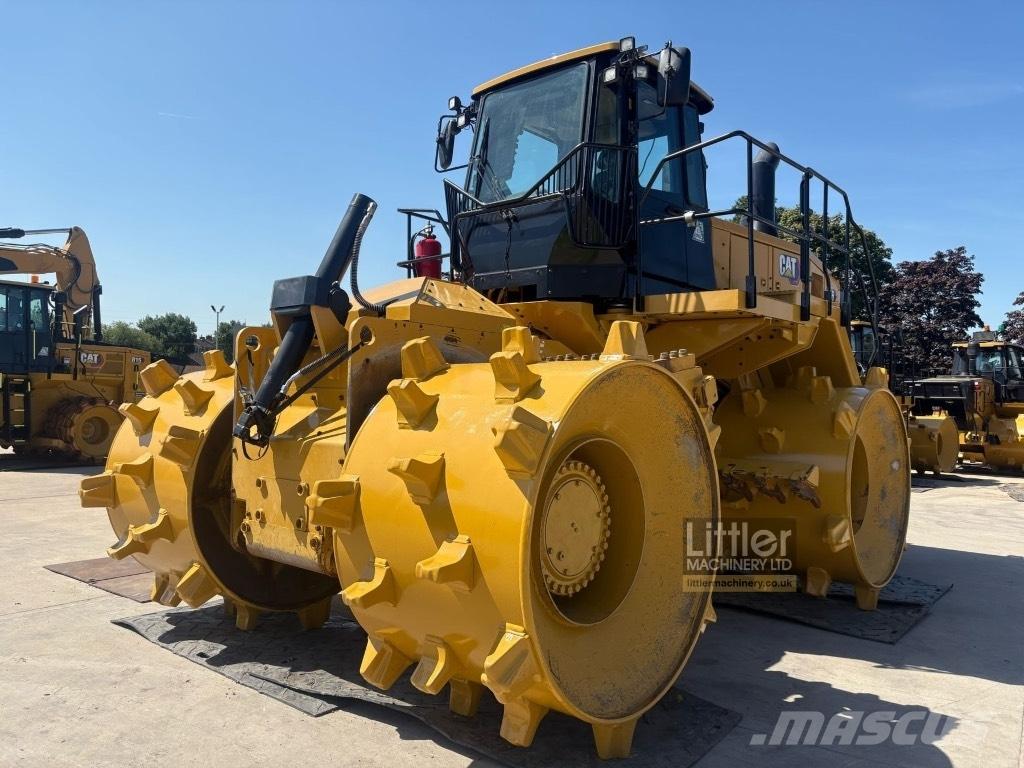 CAT 826 Avfallspackare