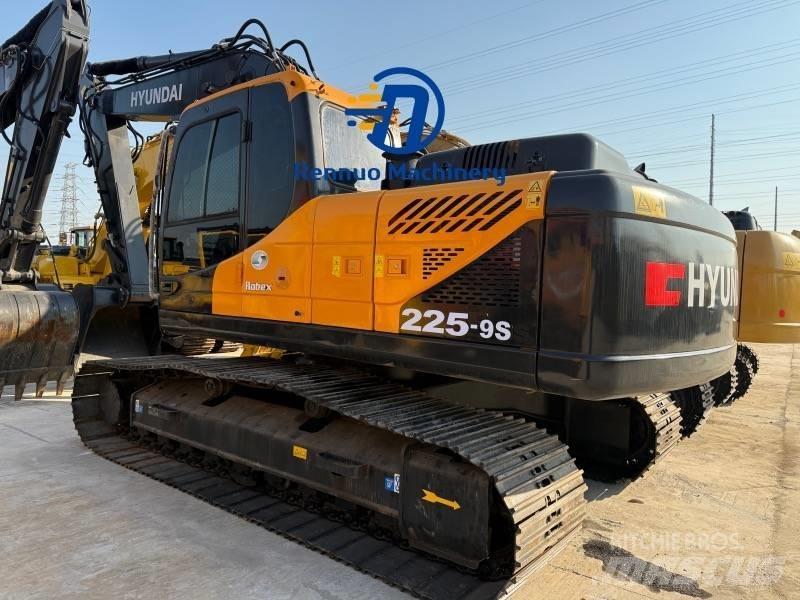 Hyundai 225-9S Bandgrävare