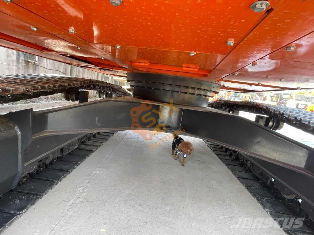 Doosan DX 225 LC Bandgrävare