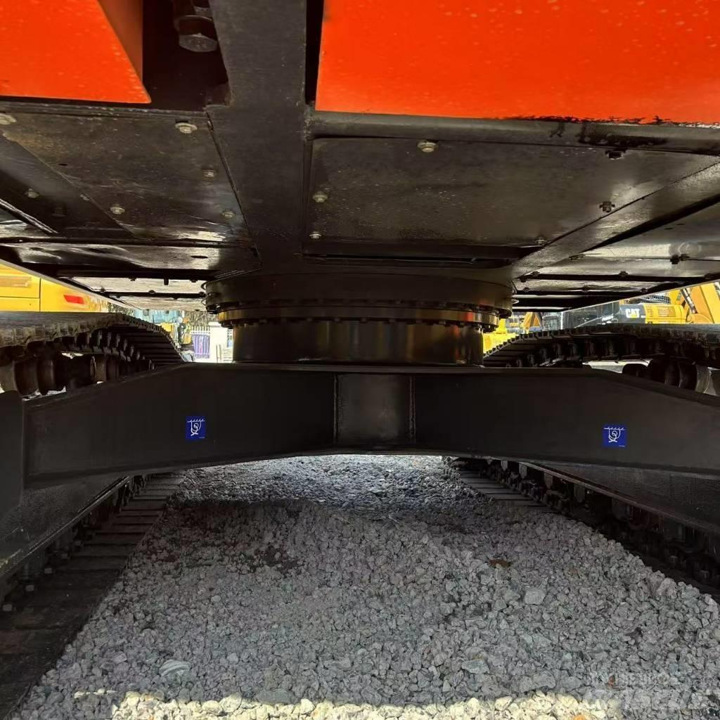 Doosan 225LC-9c Bandgrävare