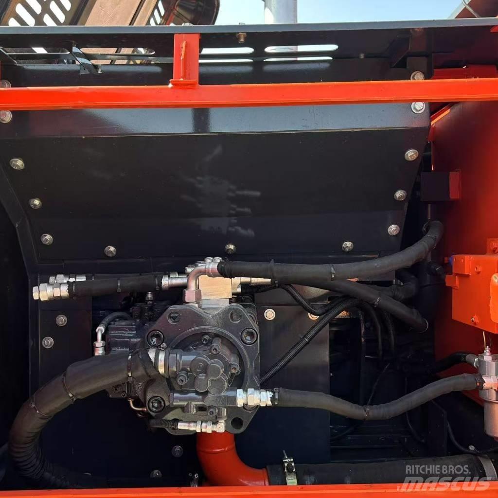 Doosan 225LC-9c Bandgrävare