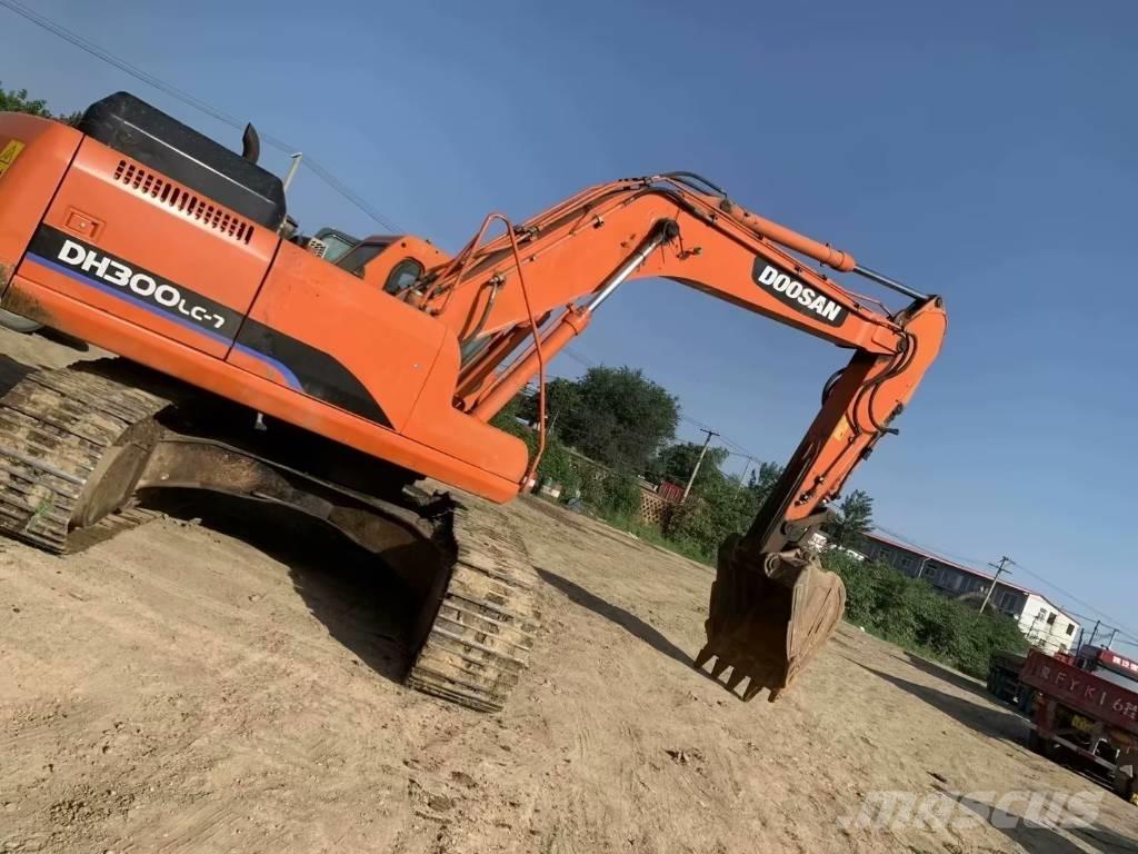 Doosan DH300 Bandgrävare
