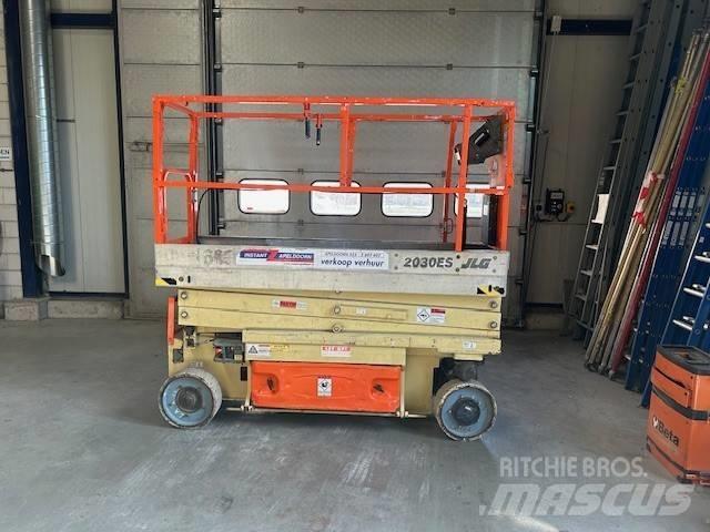 JLG 2030 ES Saxliftar