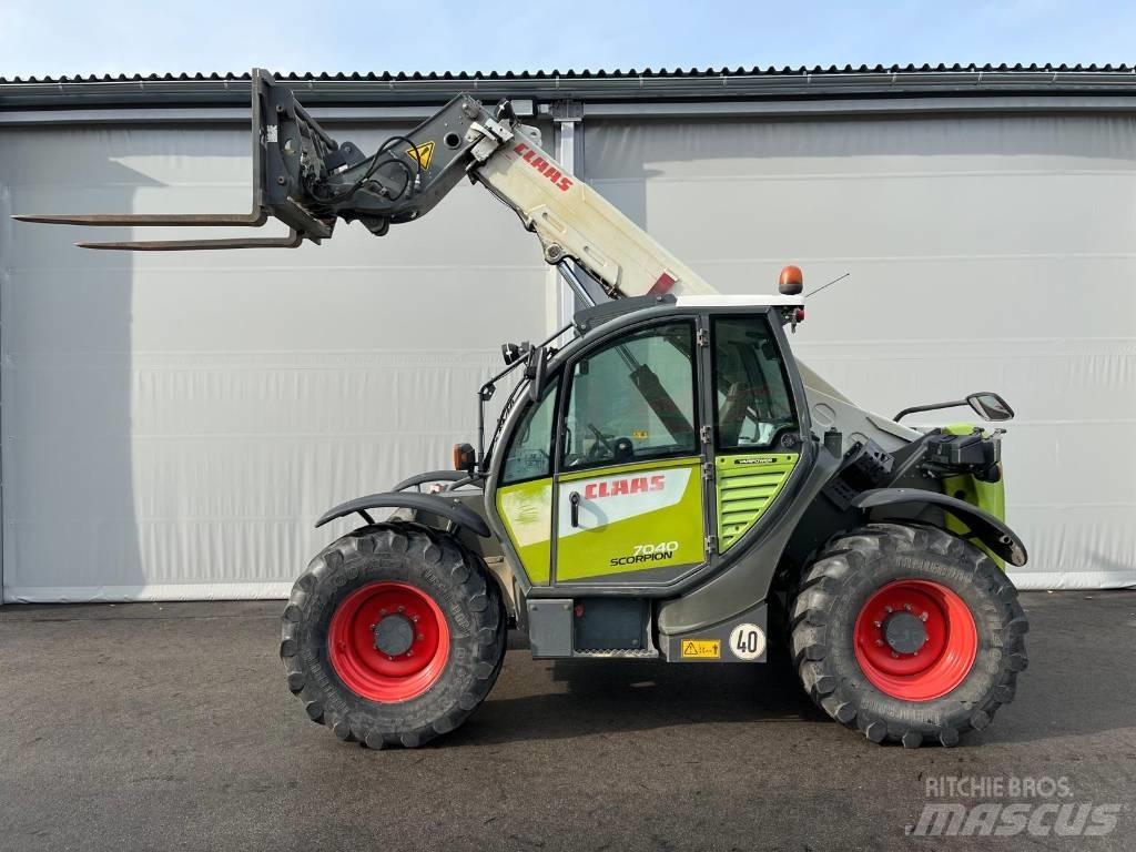 CLAAS SCORPION 7040 Redskapsbärare för lantbruk