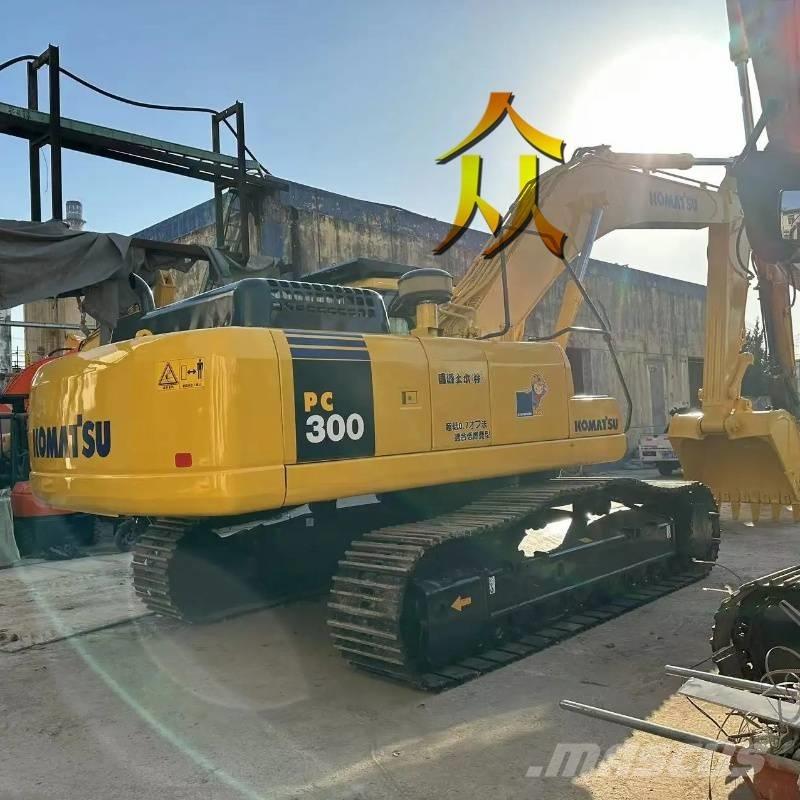 Komatsu PC 300 Bandgrävare