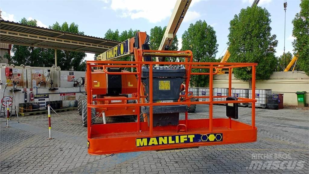 JLG 800AJ Bomliftar