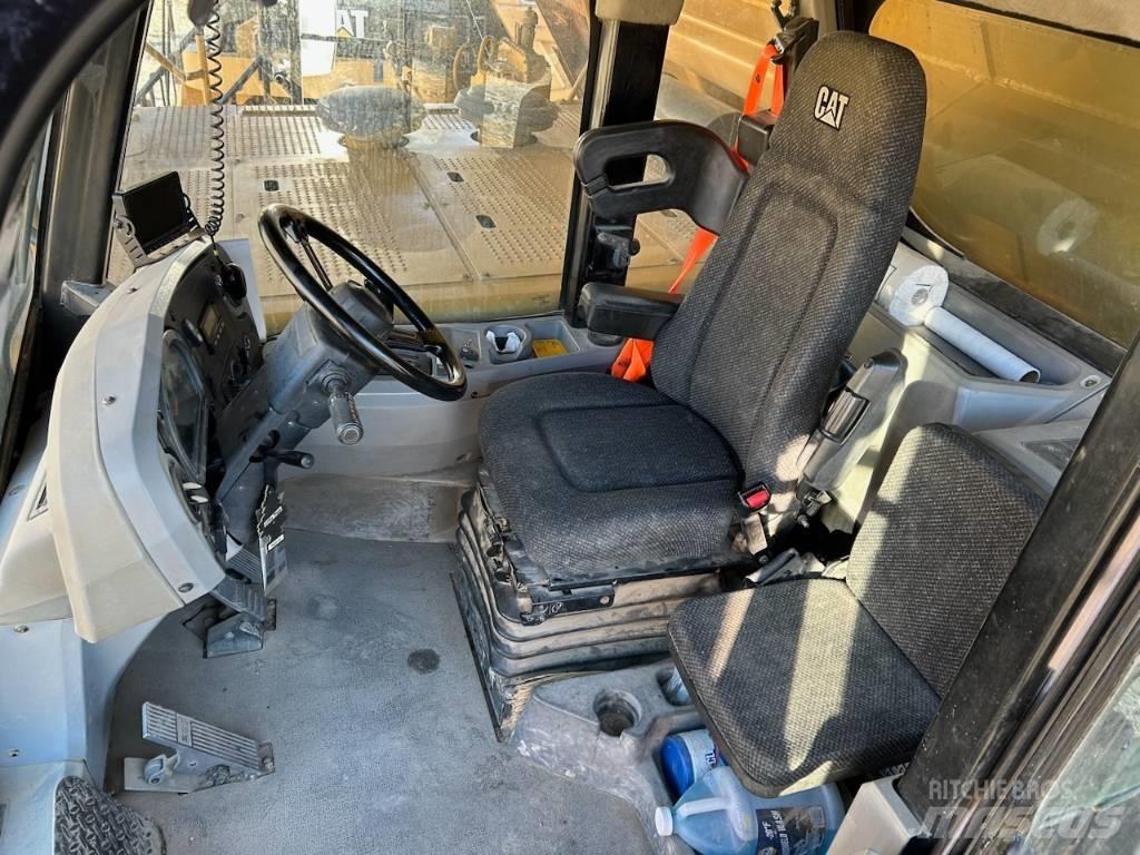 CAT 777F Midjestyrd dumper