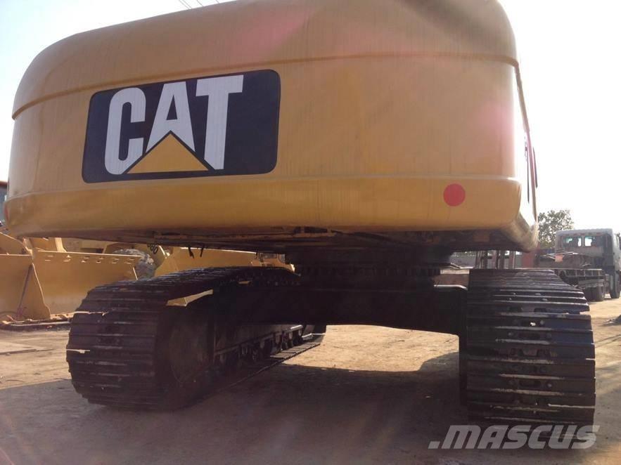 CAT 325 D L Bandgrävare