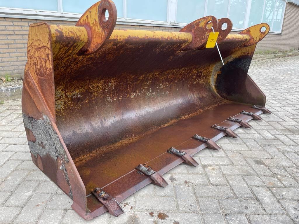 CAT Backhoe bucket Skopor
